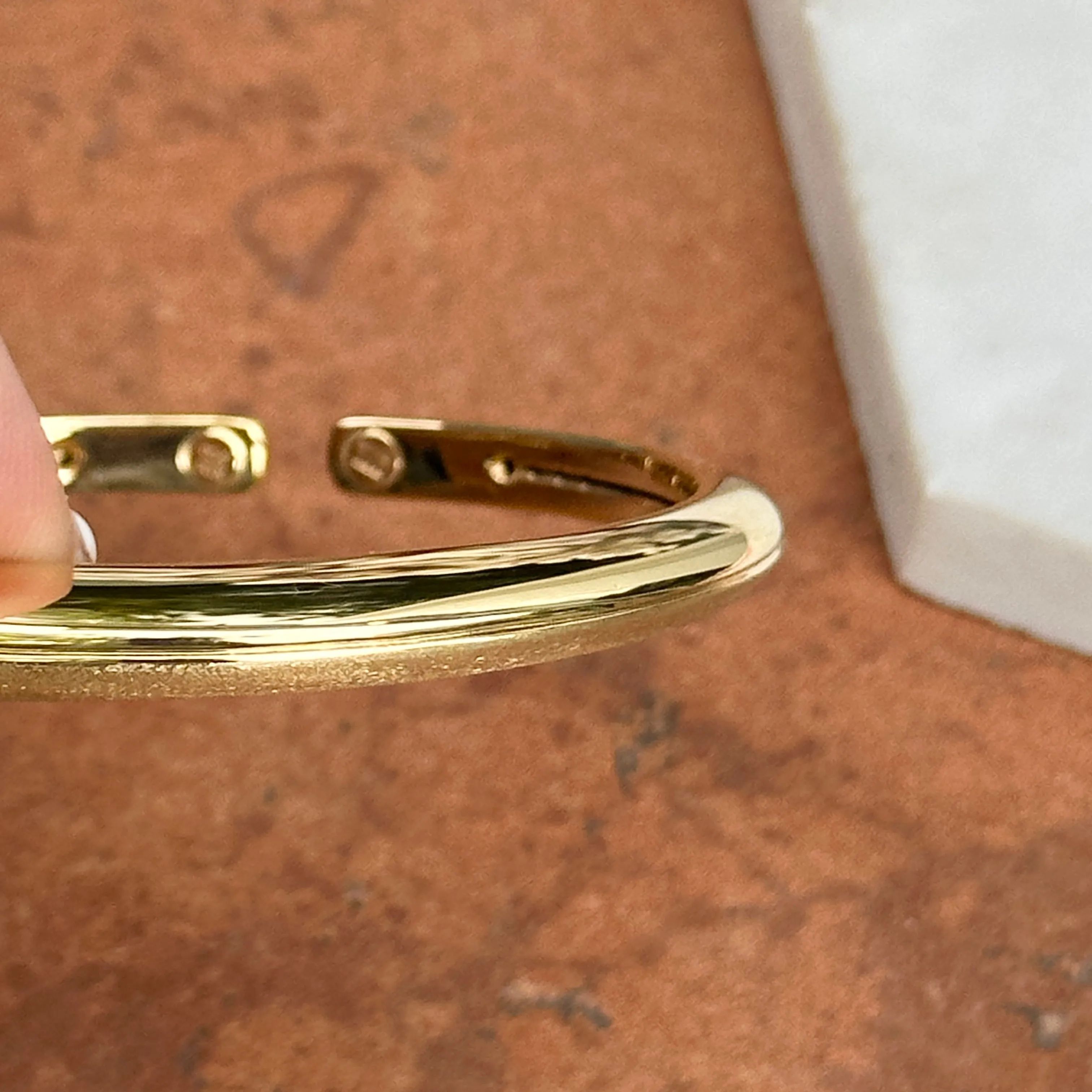 14KT Yellow Gold Knife-Edge Matte   Polished Finish Bangle Bracelet