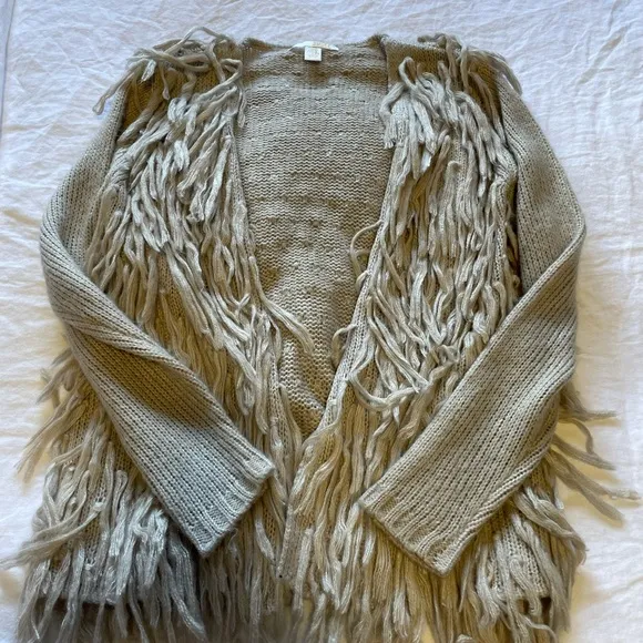 Amuse Society Jadyn stylish, fringe, light grey color sweater/cardigan. Size M.