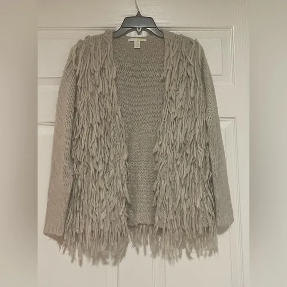 Amuse Society Jadyn stylish, fringe, light grey color sweater/cardigan. Size M.