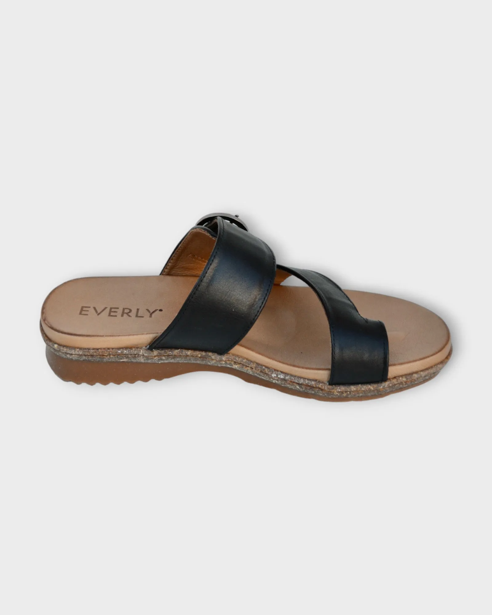 Everly Julia 01