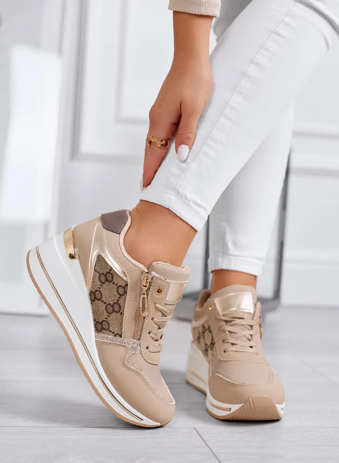 FABRIZIA - Sneakers fango con zeppa e inserti in tessuto