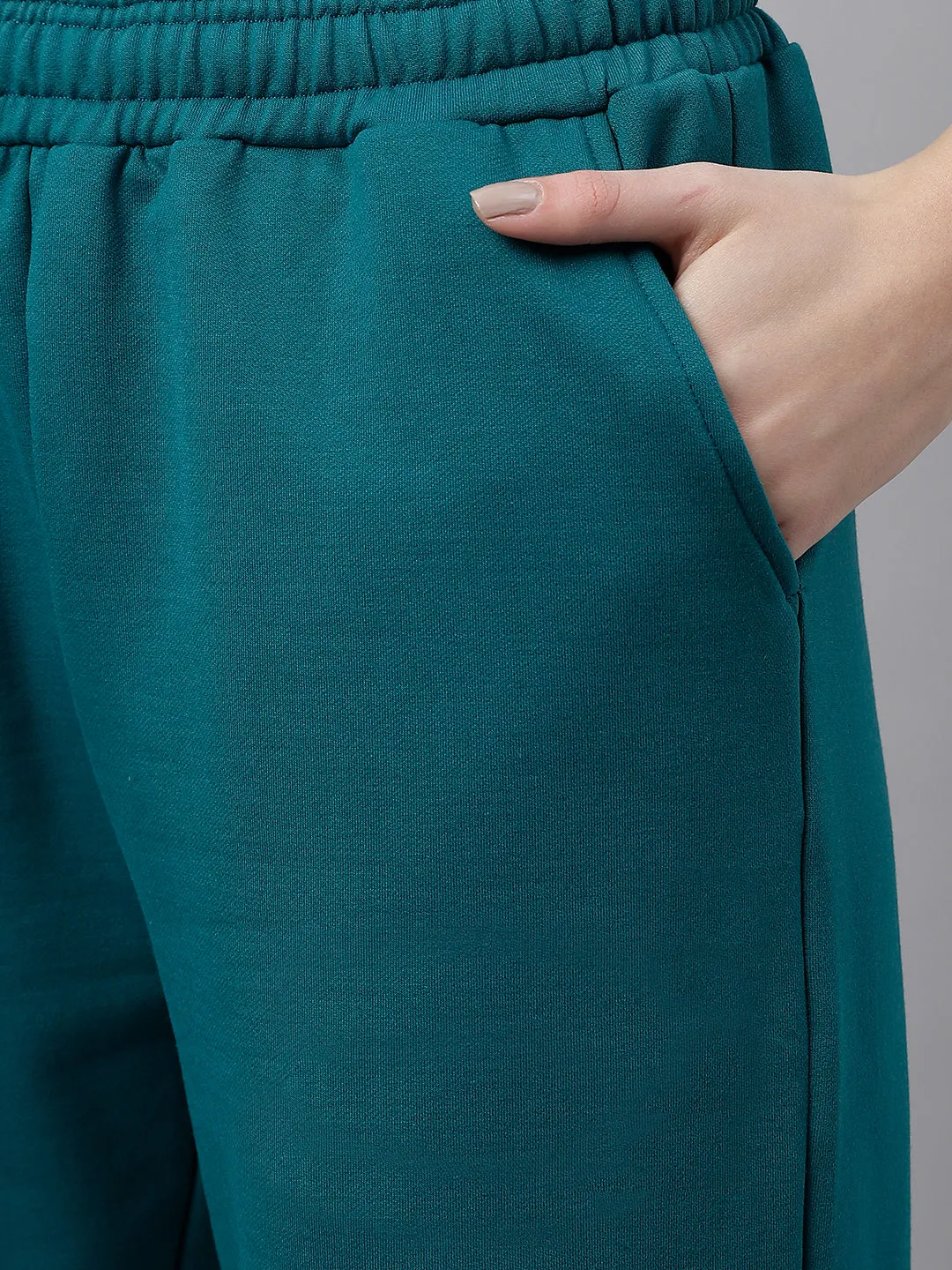 Fitkin Women Green Solid Oversized Fleece Jogger Pants