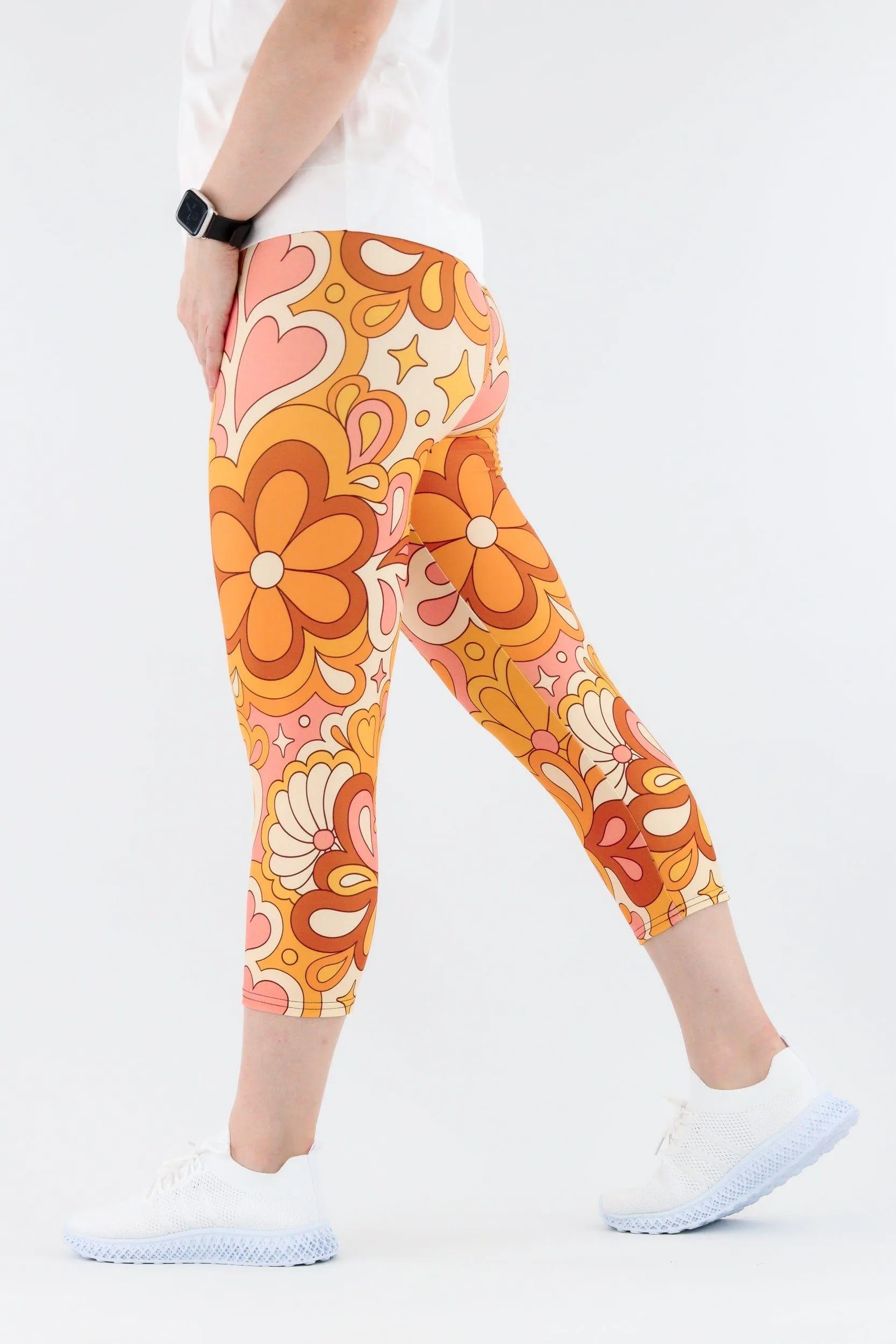 Groovy Love - Casual Capri Leggings