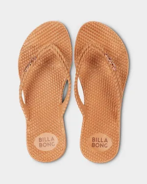 Kick Back Solid Thongs