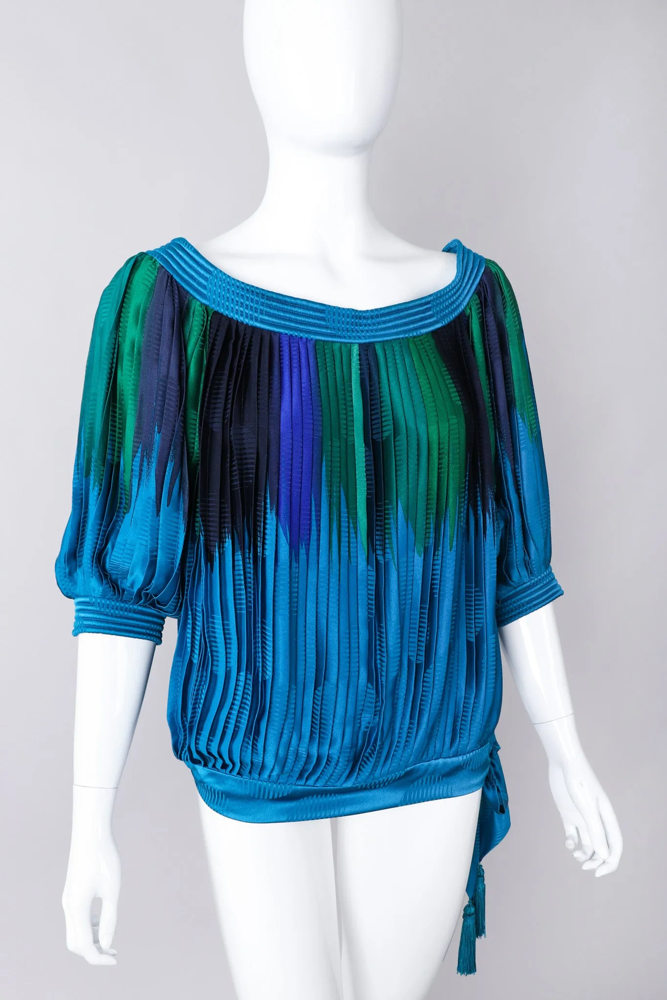 Knife Pleated Blouson Top