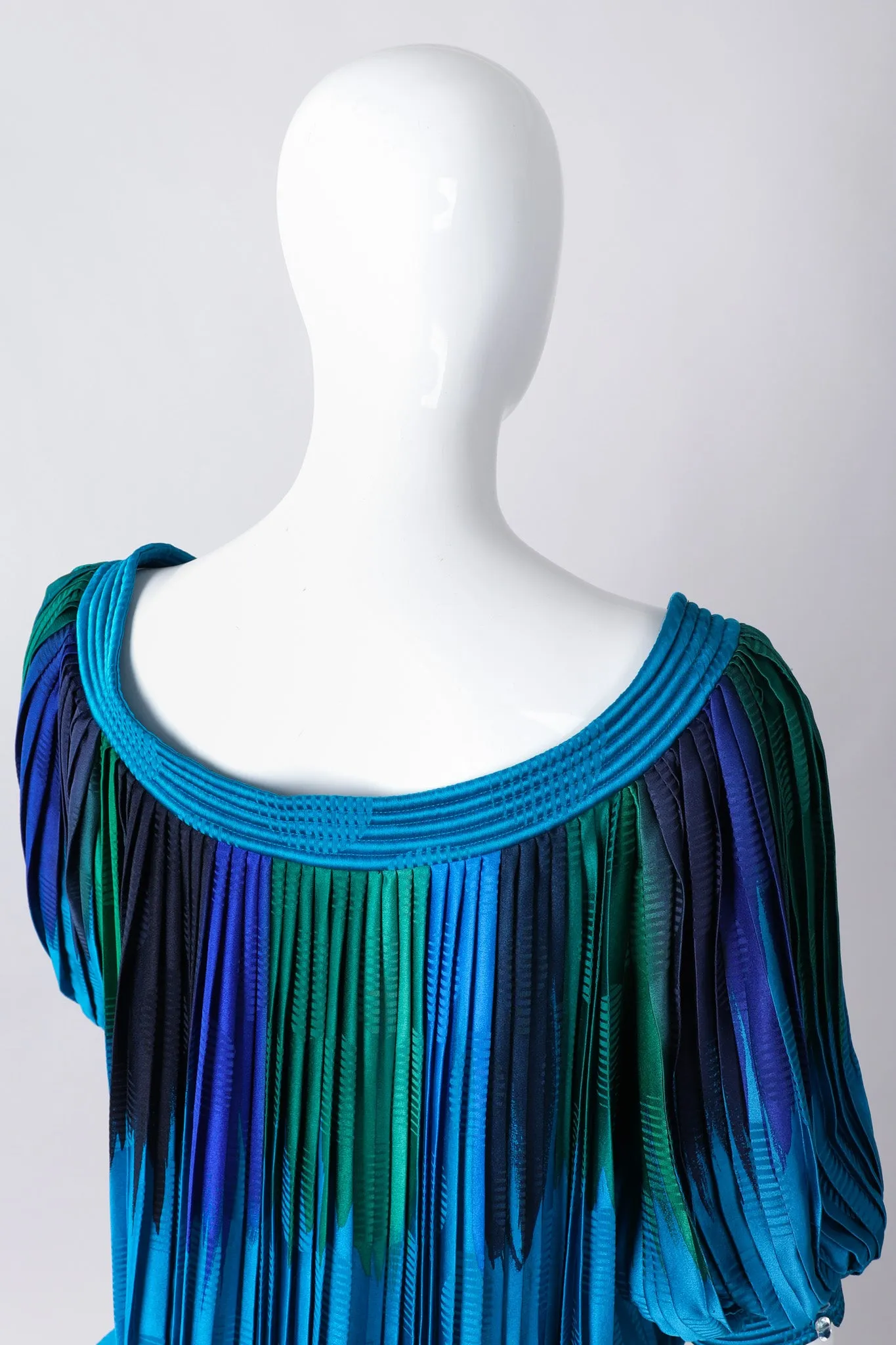Knife Pleated Blouson Top