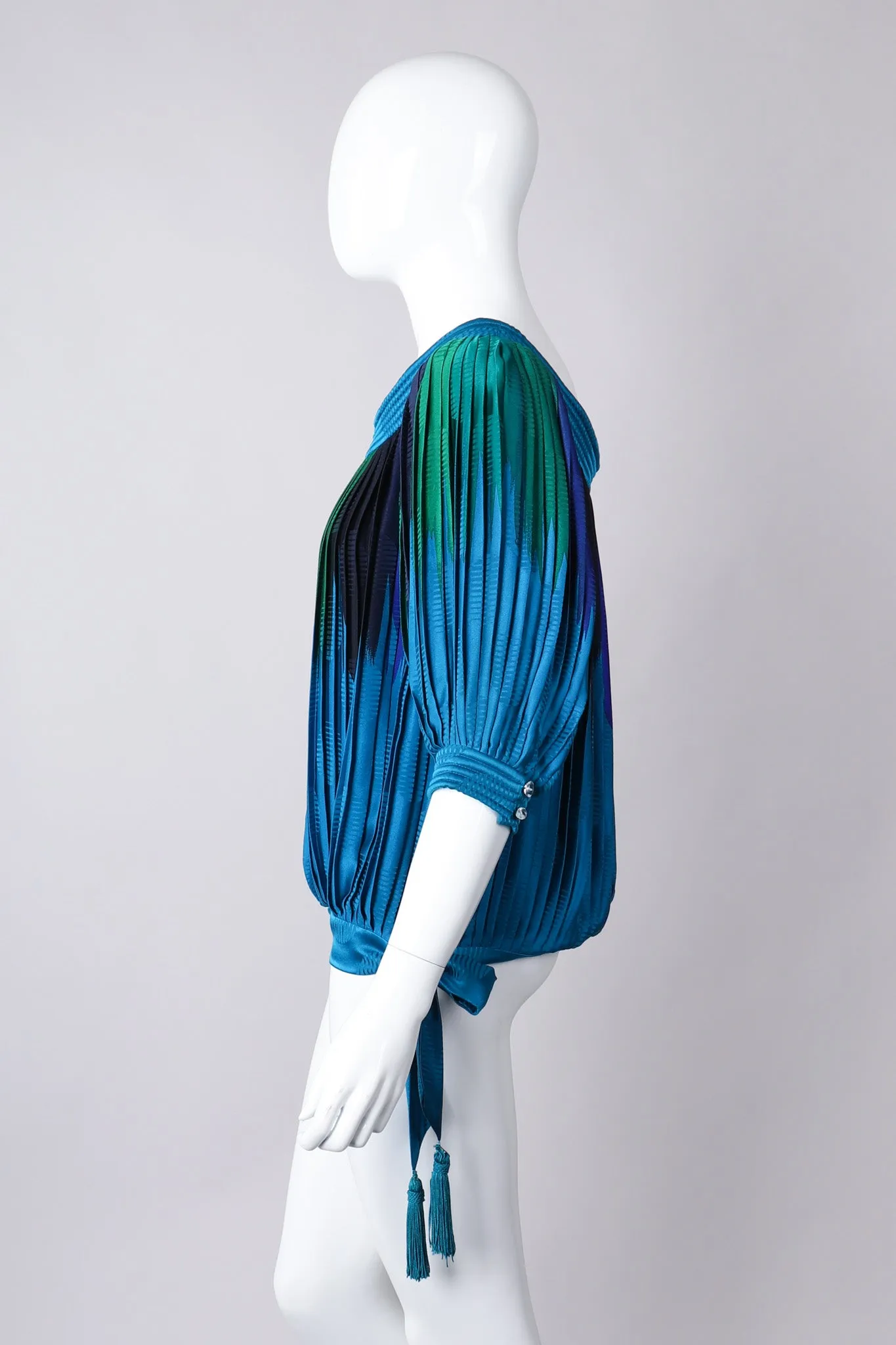 Knife Pleated Blouson Top