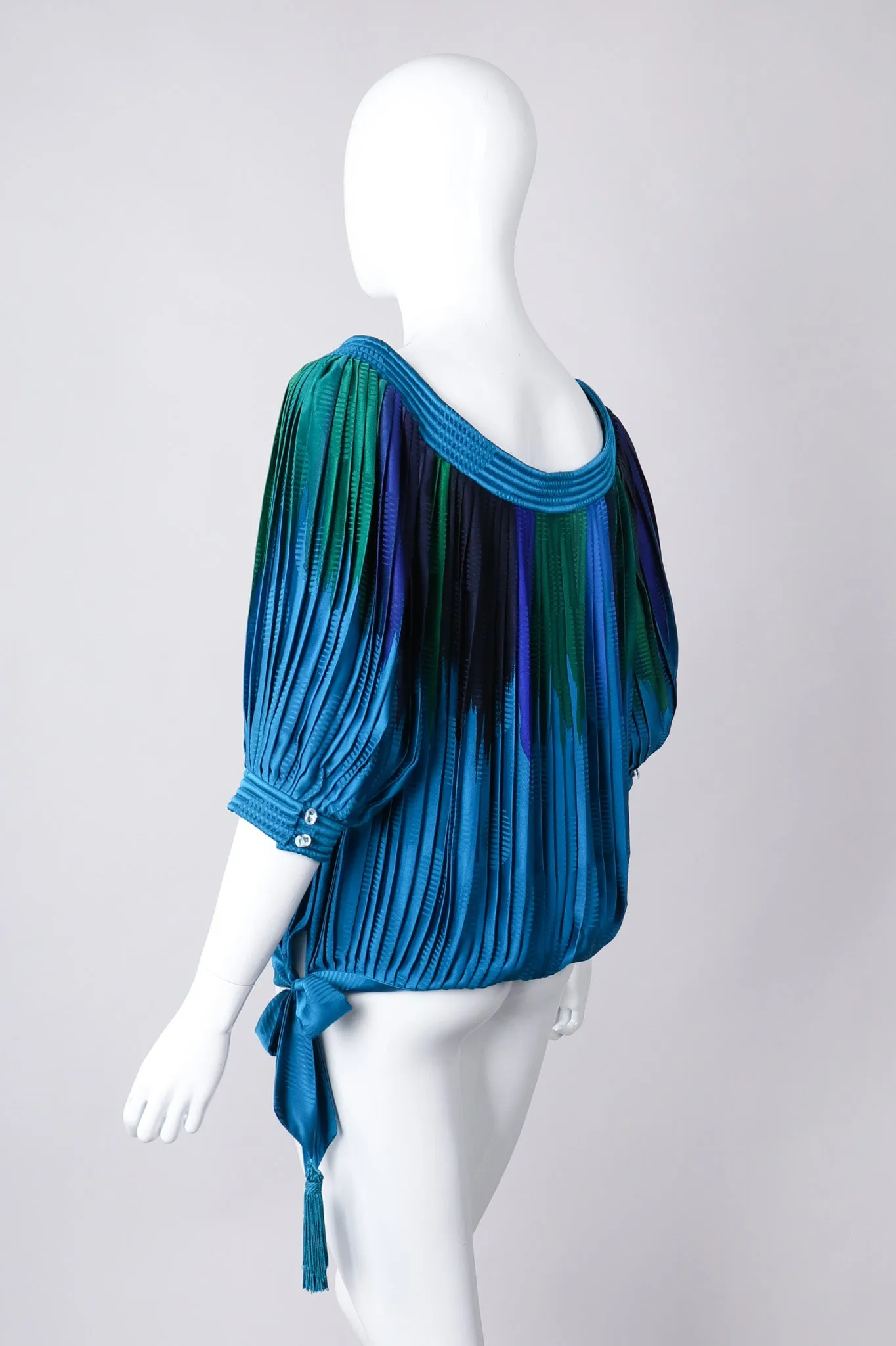 Knife Pleated Blouson Top
