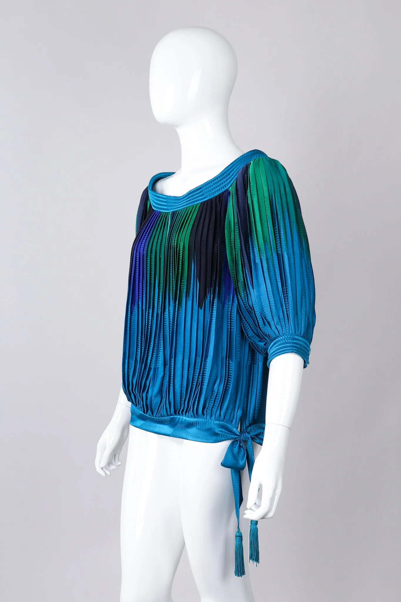 Knife Pleated Blouson Top