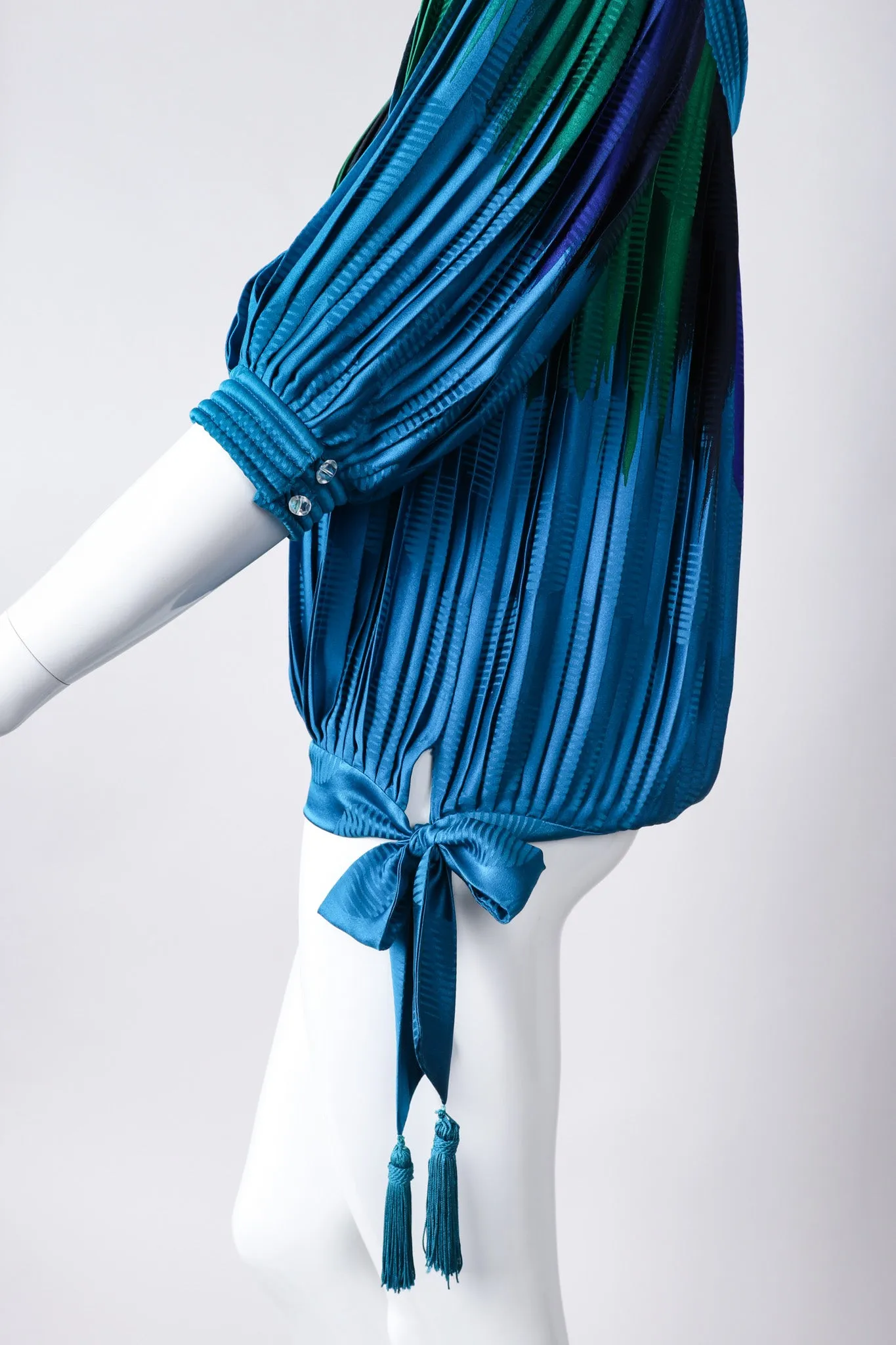 Knife Pleated Blouson Top