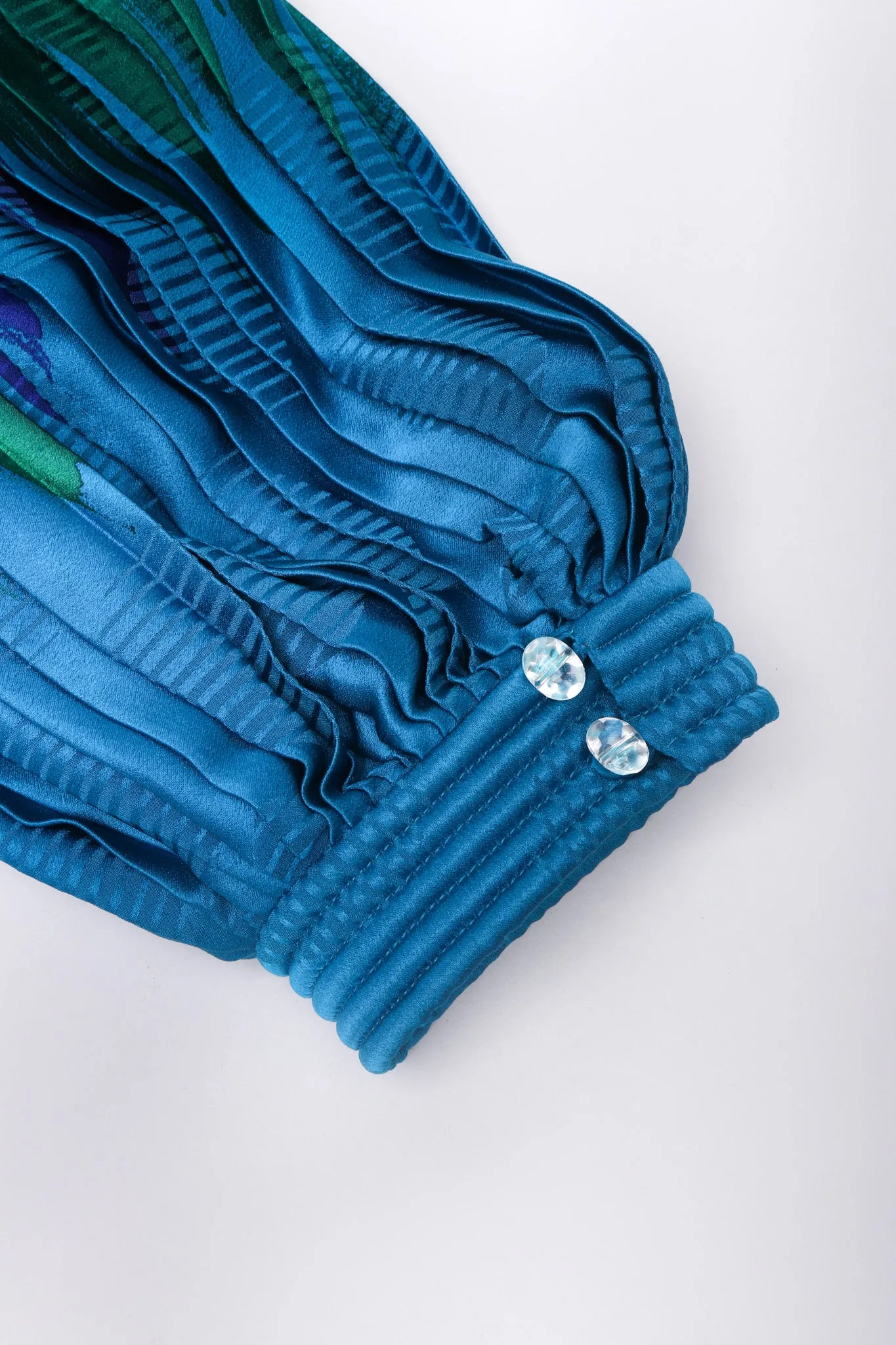 Knife Pleated Blouson Top