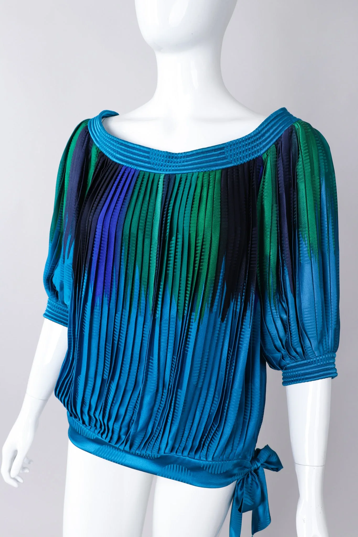 Knife Pleated Blouson Top