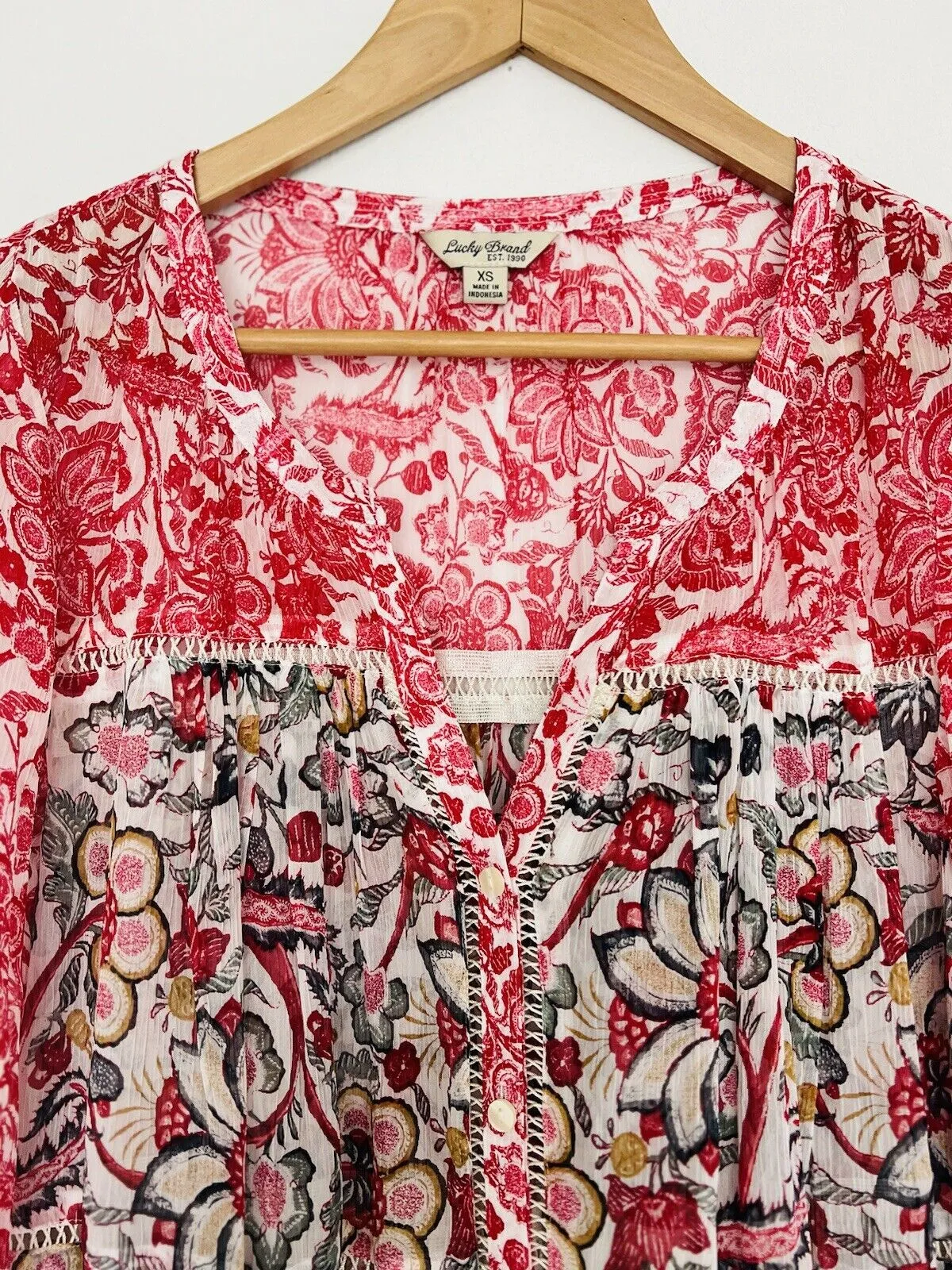 LUCKY BRAND Floral Sheer Blouse Sz XS Long Sleeve Botton Down V-Neck Boho