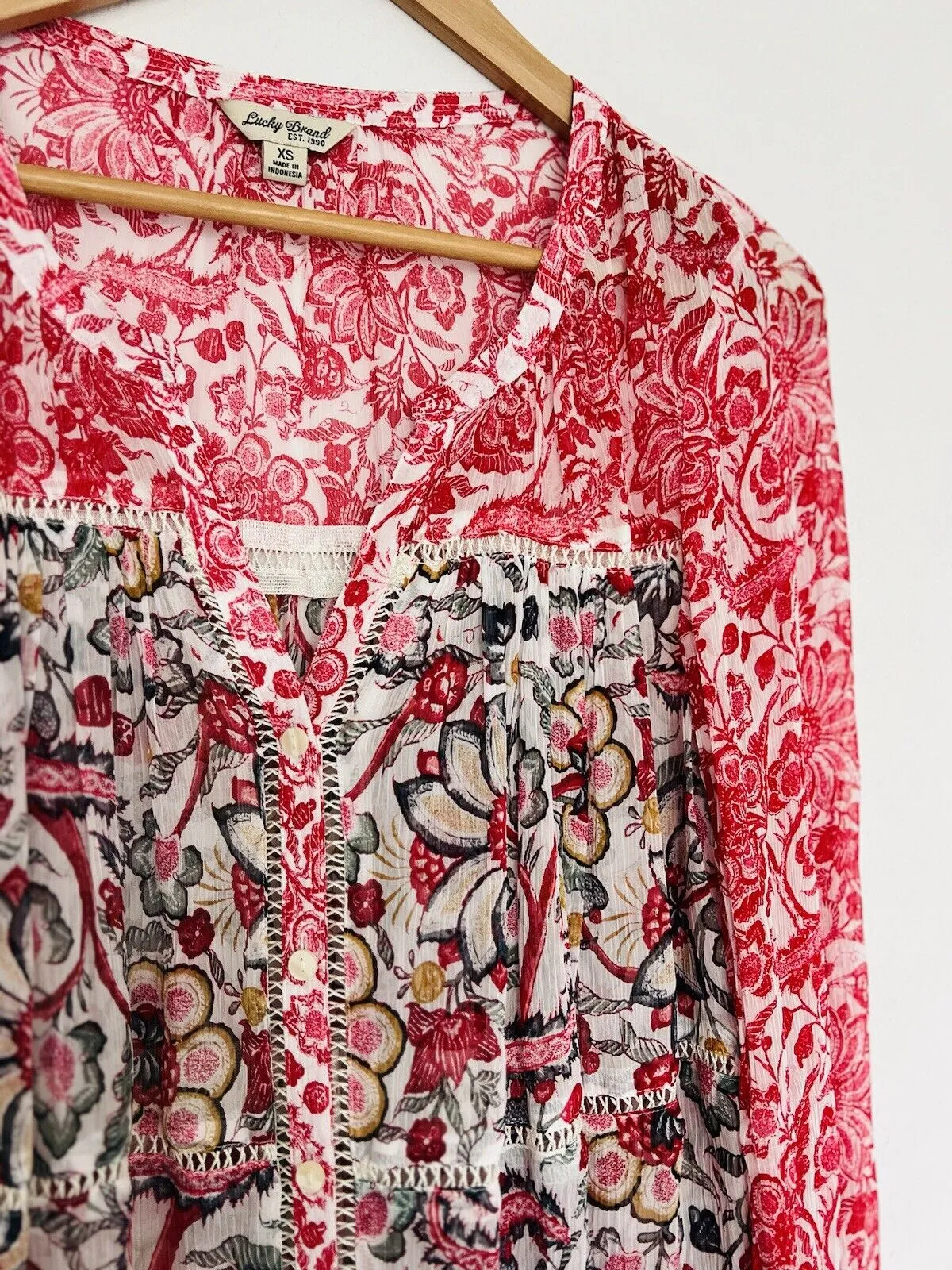 LUCKY BRAND Floral Sheer Blouse Sz XS Long Sleeve Botton Down V-Neck Boho