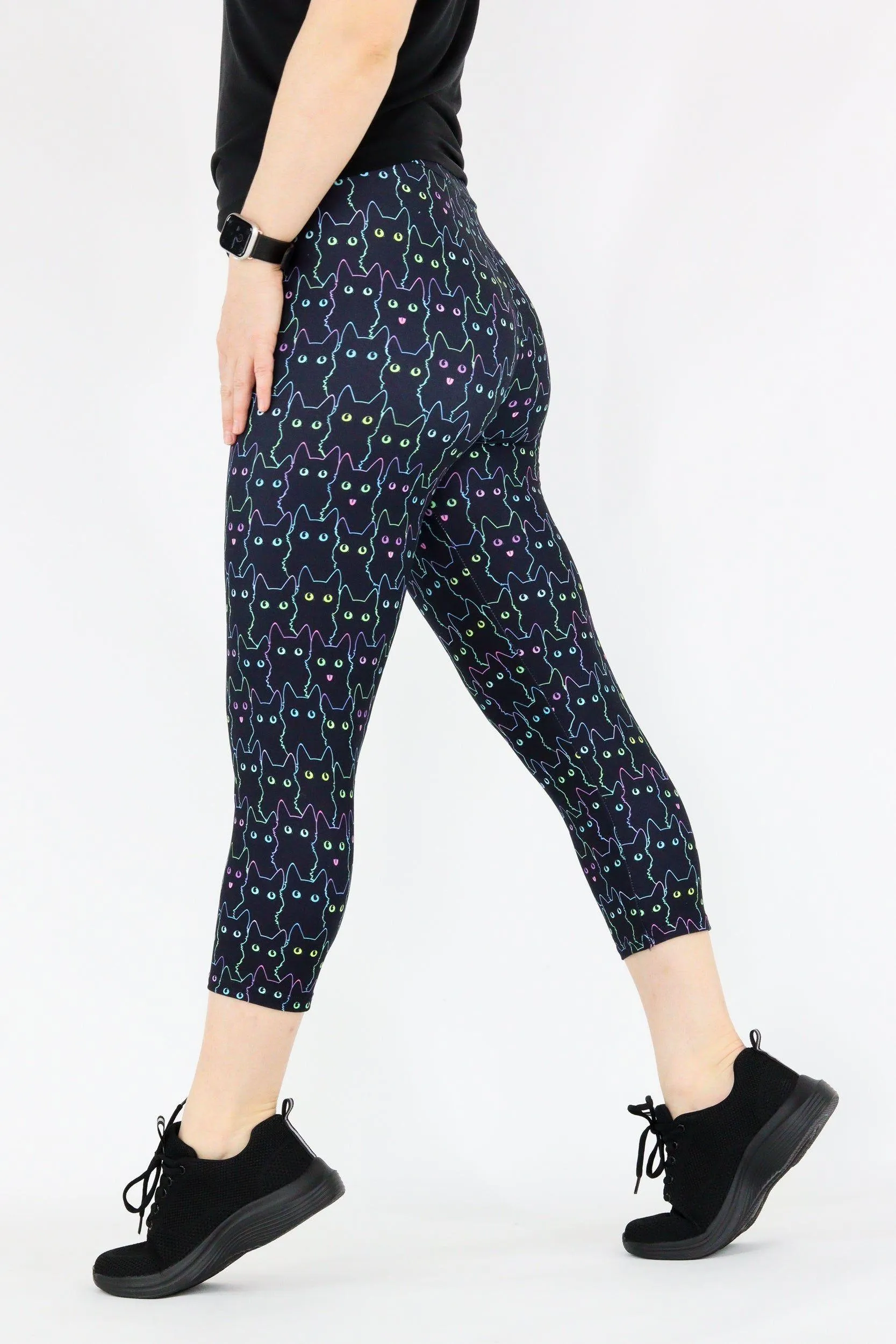 Lucky Cats - Casual Capri Leggings