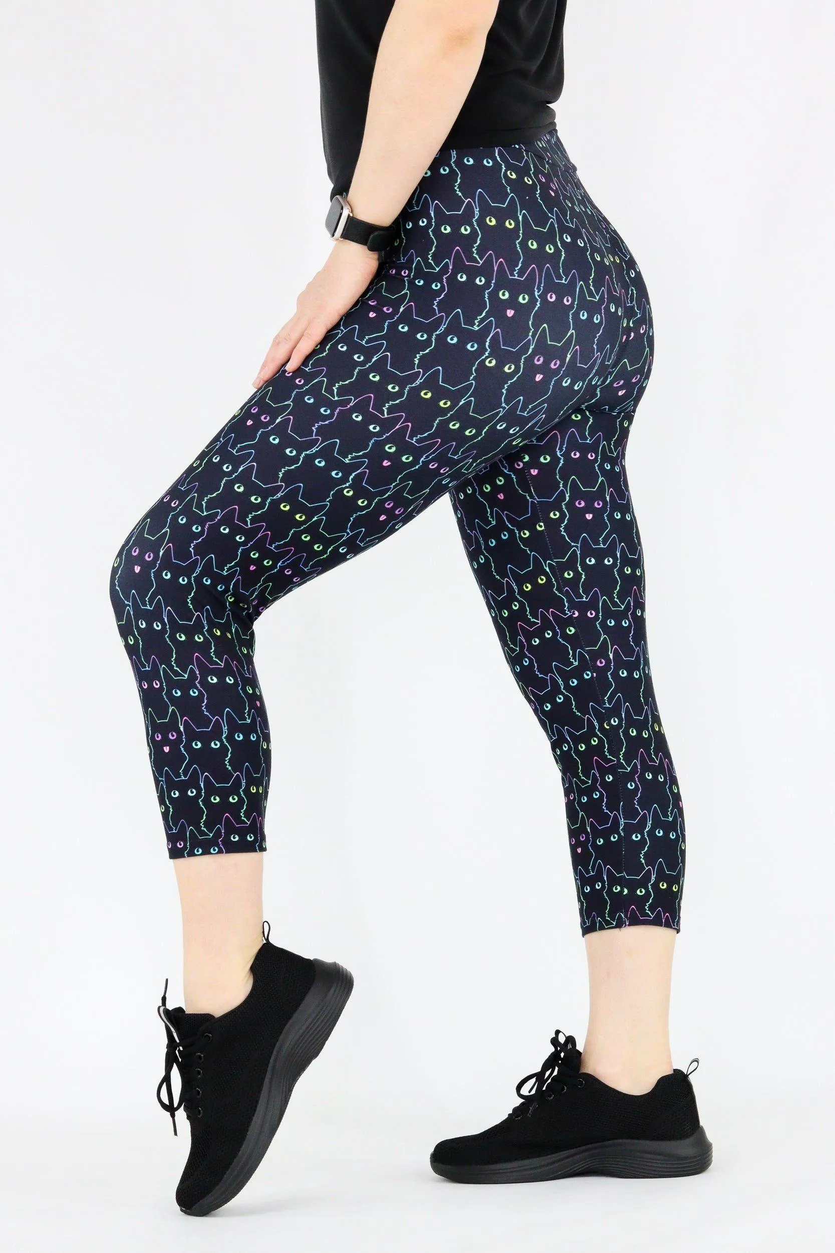 Lucky Cats - Casual Capri Leggings