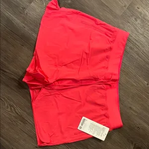 Lululemon License to Train HR 4” Shorts NWT
