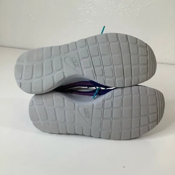 Nike Roshe run lighting bolt sneakers SZ 6.5 youth
