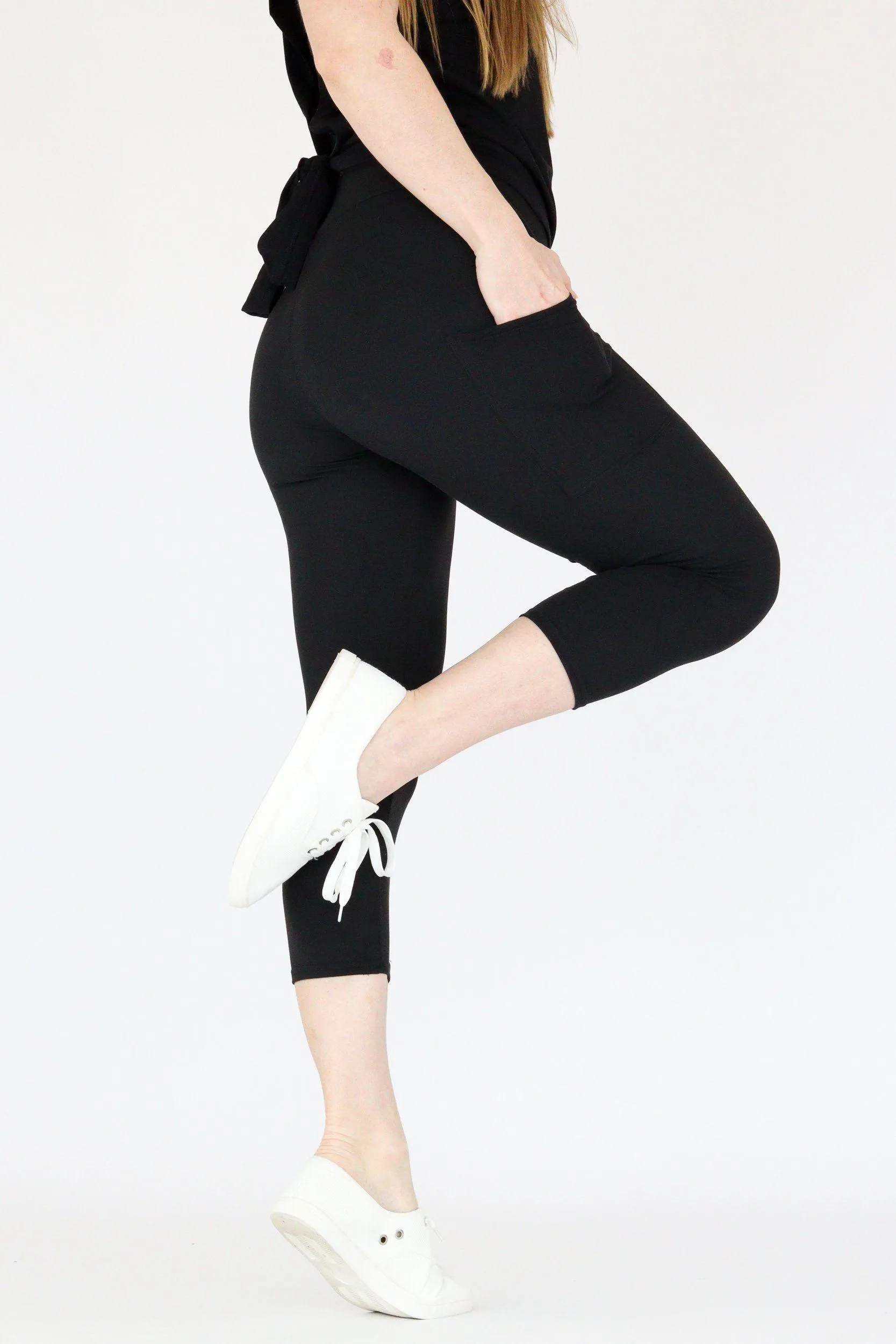Plain Black - Casual - Capri Leggings - Pockets