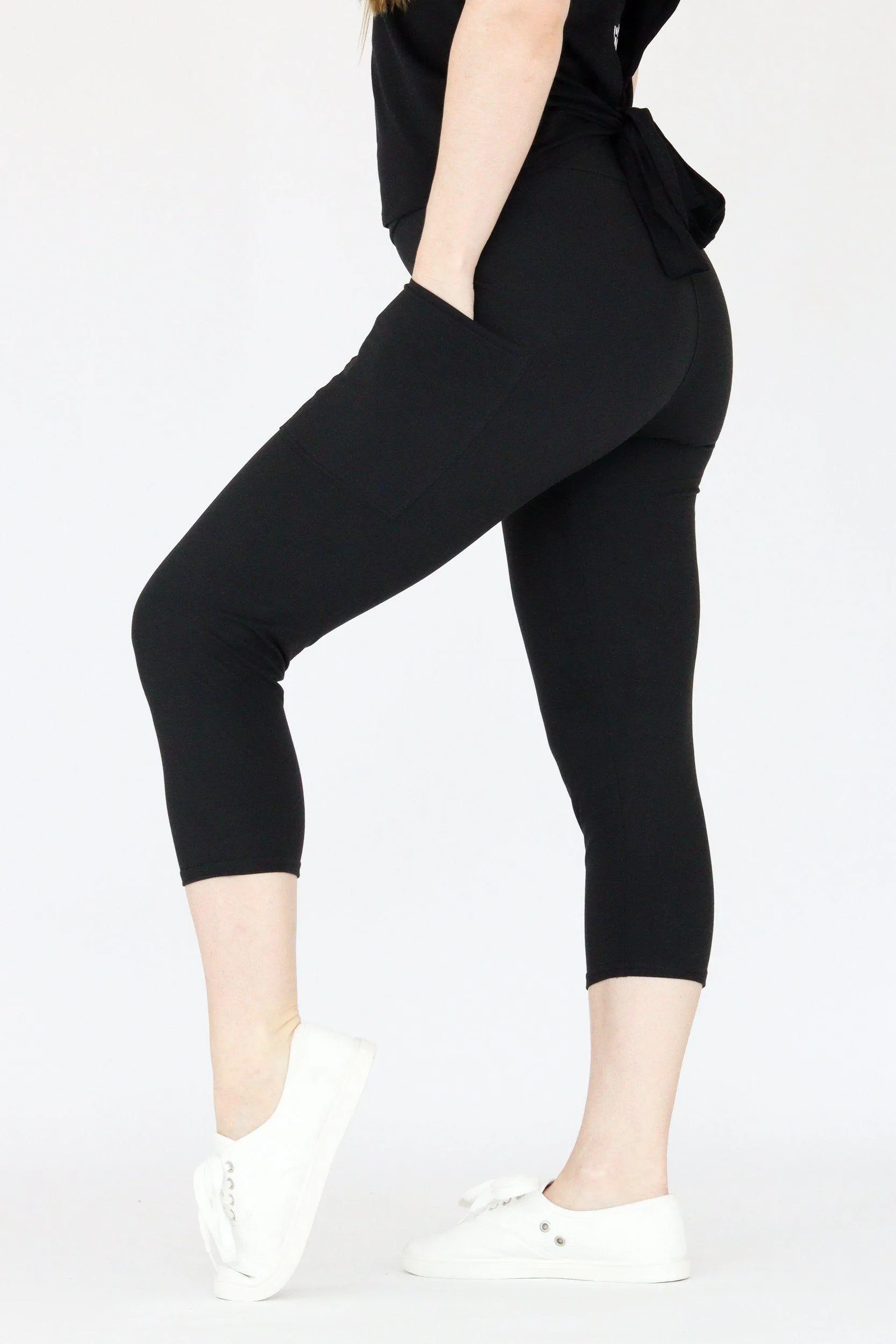 Plain Black - Casual - Capri Leggings - Pockets