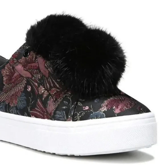 Sam Edelman Women's Embroidered Leya Fashion Sneakers PomPom Sz 9M