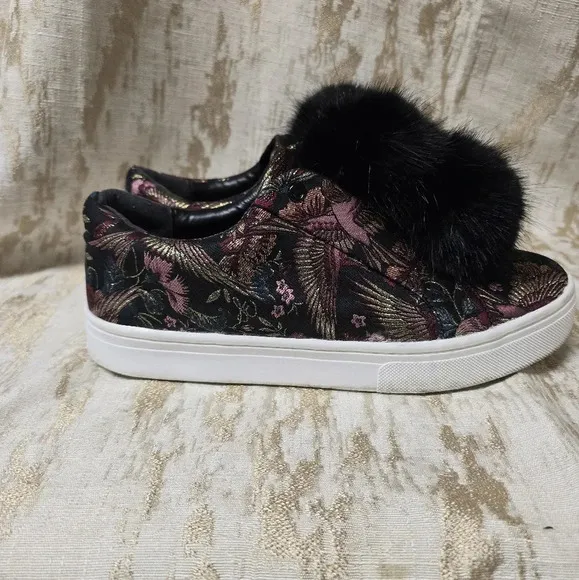 Sam Edelman Women's Embroidered Leya Fashion Sneakers PomPom Sz 9M