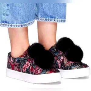 Sam Edelman Women's Embroidered Leya Fashion Sneakers PomPom Sz 9M