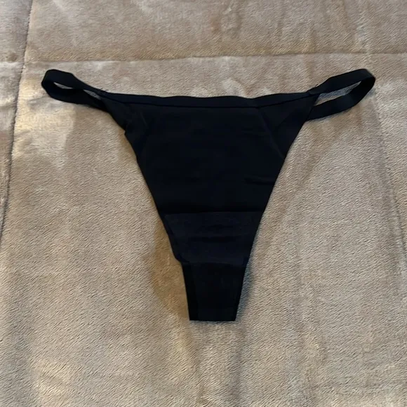 Seamless Black Thong