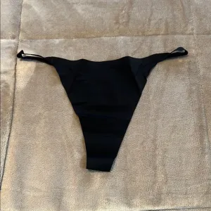 Seamless Black Thong