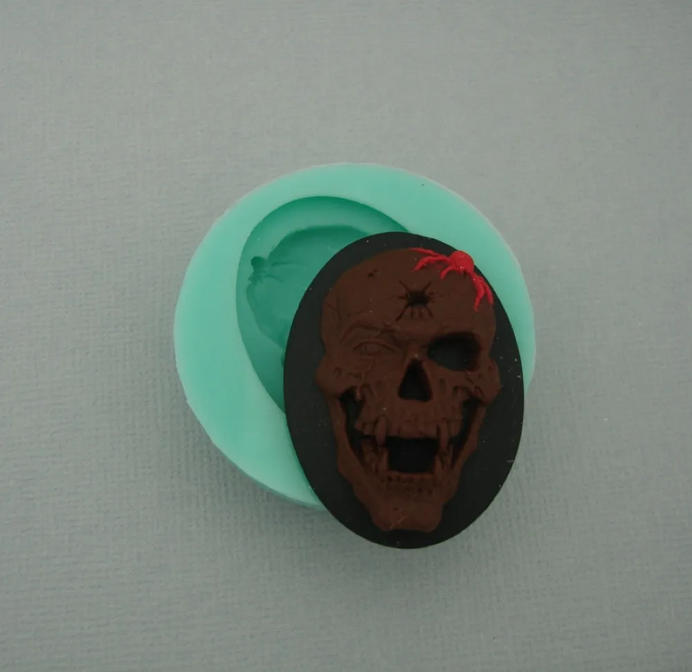 Silicone Mold Spider on Skull  for Crafts, Jewelry, Resin, Polymer Clay.