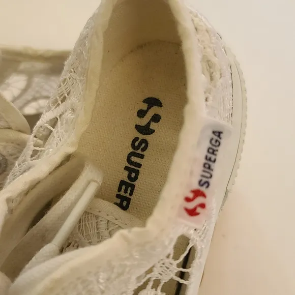 SUPERGA White Floral Lace Girl's Lace up Sneakers Size 8.5