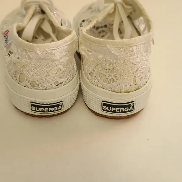 SUPERGA White Floral Lace Girl's Lace up Sneakers Size 8.5