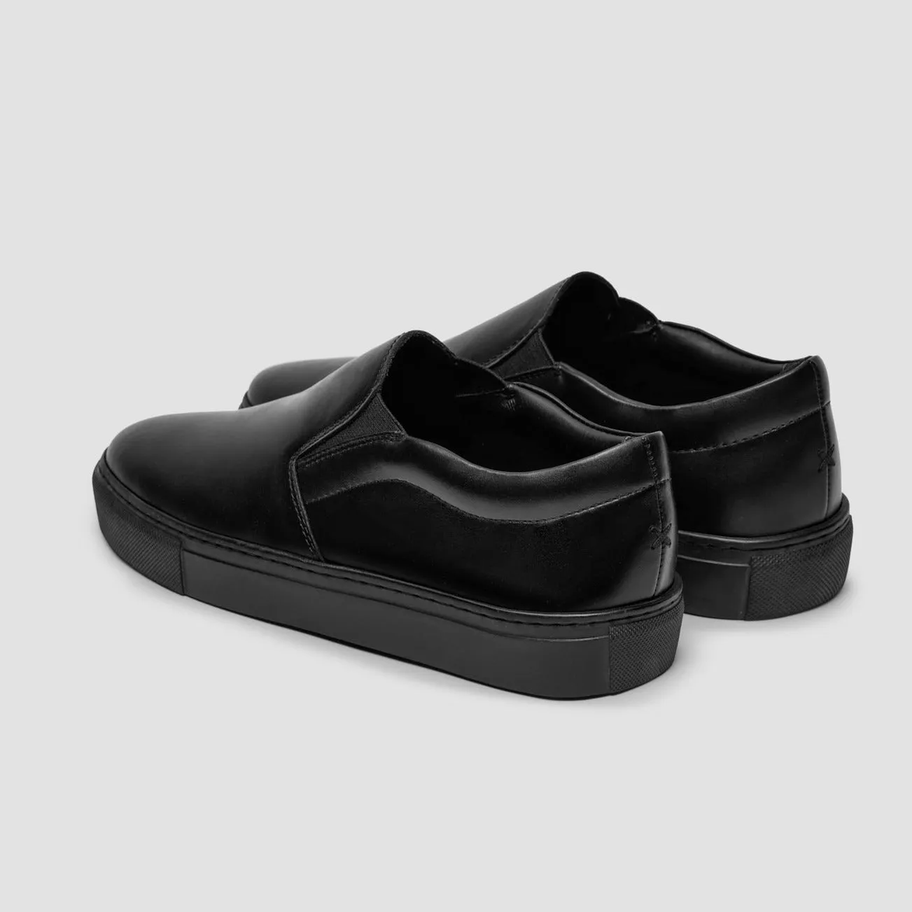 The Proper Slip-On Obsedian (Atelier Series)